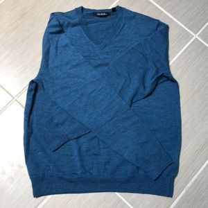 Saks Fith Avenue. Merino wool 💯 %